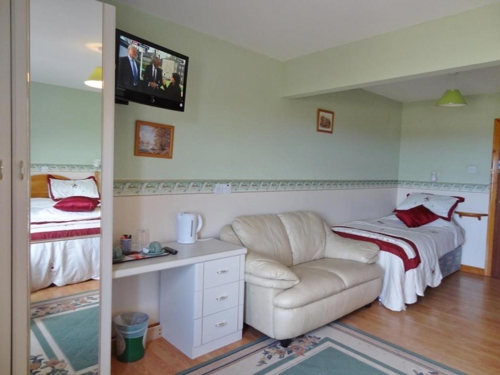 Glenmore House Ballycastle Rum bild